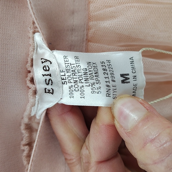 Esley Tulle Skirt Size Medium Pink  Elastic Waist NWT - Picture 4 of 8